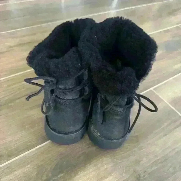 UGG Naiyah Lace Up Back Boots - Picture 5 of 7